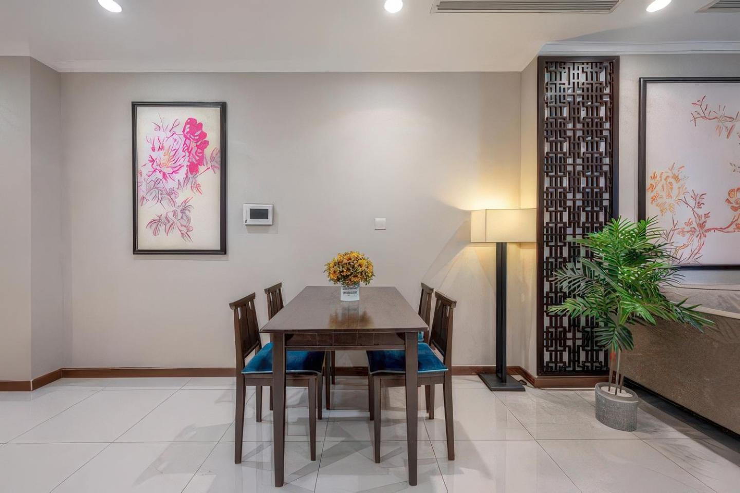Căn hộ Urban Zen Saigon - Vinhomes Landmark 81 *