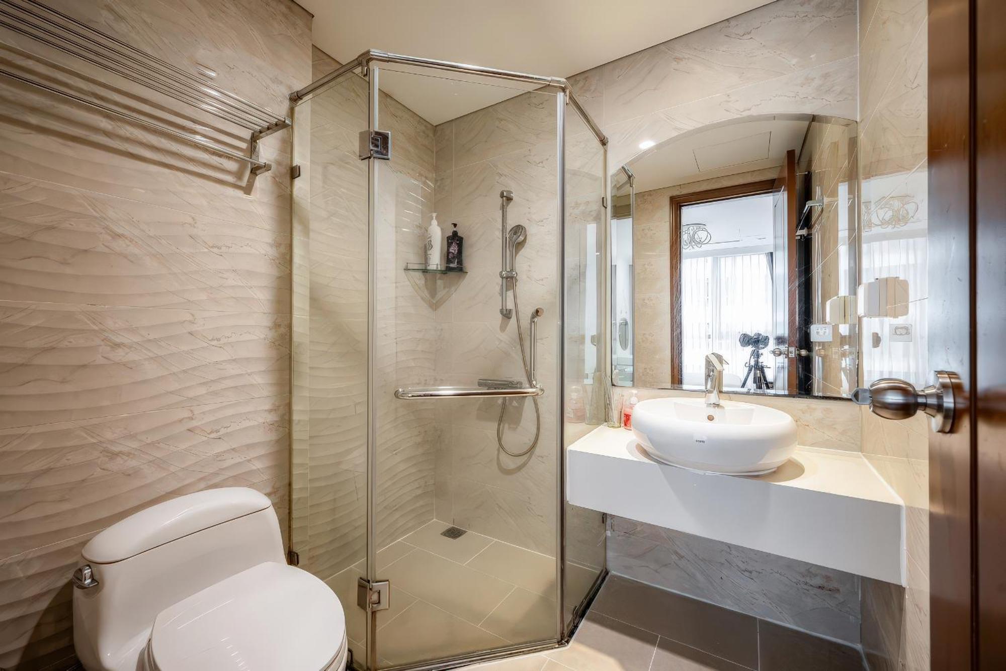 Urban Zen Saigon - Vinhomes Landmark 81 Căn hộ *